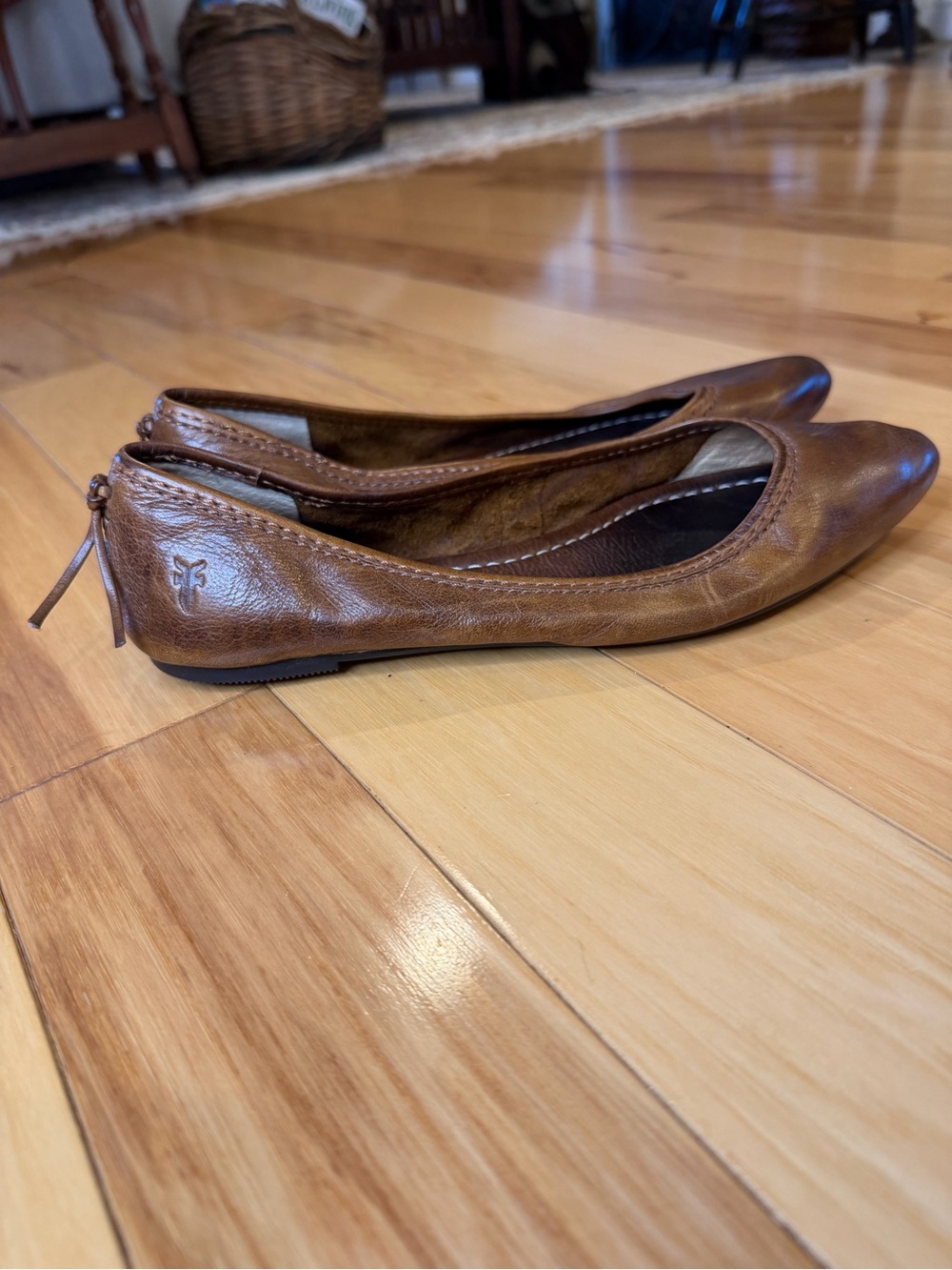 FRYE Regina Leather Ballet Flats in Cognac / Dark Brown (Size 7.5M)